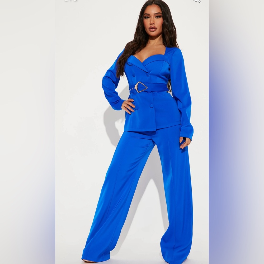 Fashion Nova blue blazer and pants set. It’s sold out online!! #blazerandpants